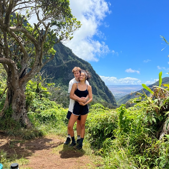 Meet your Posher, Sarah - Picture 2 of 3